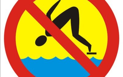 Pamiętajmy, skok do wody może skończyć się kalectwem!!!