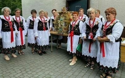 Tradycji dożynkowej w Łękach stało się zadość