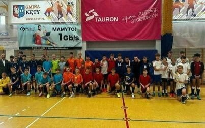 MISTRZOSTWA GMINY KĘTY W HALOWEJ I PIŁCE NOŻNEJ SZKÓŁ PODSTAWOWYCH