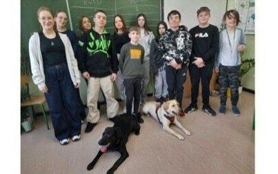 Duet Black & White podbija serca uczniów i pracowników kęckiej "Dwójki"!