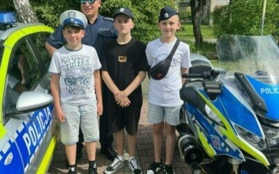 Łęki. Policjanci promowali bezpieczeństwo i swoją służbę na szkolnym pikniku rodzinnym