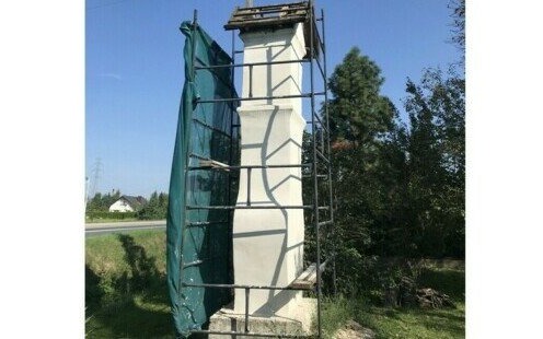 Renowacja kapliczki Świętego Floriana w Bielanach: Prześledźmy postęp prac