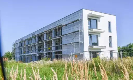 Praca nad nowym budynkiem komunalnym wre!