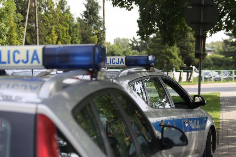 Mieszkaniec oraz policjanci pomogli zagubionemu seniorowi