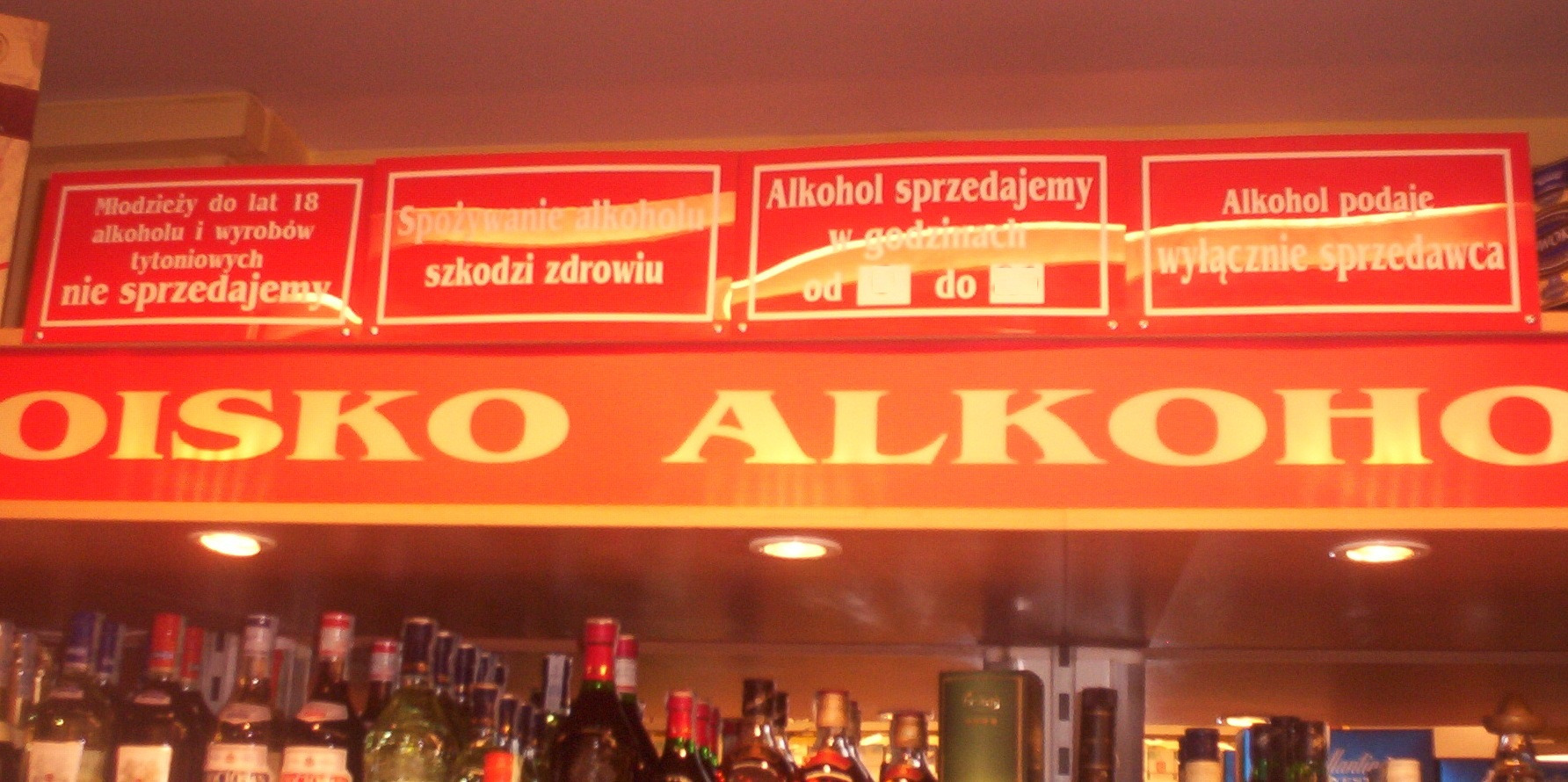 Ekspedientka odmówiła sprzedaży alkoholu klientowi – interweniowała Policja