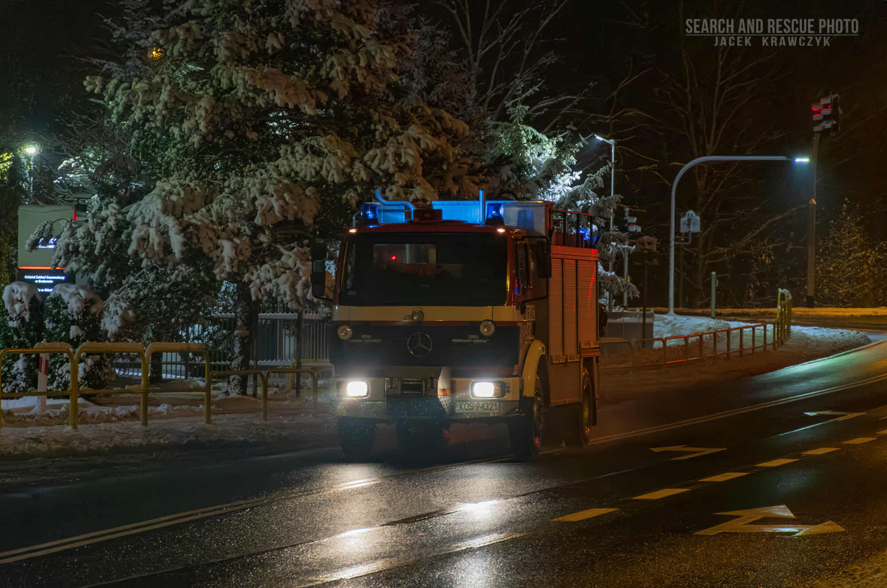 Samochody w rzece i w stawie. W akcji służby ratunkowe z powiatu oświęcimskiego – FOTO!