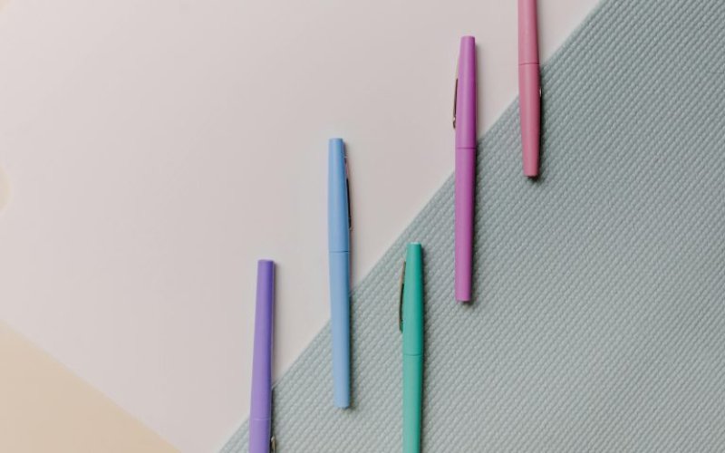 Jak dobrać kolorystykę długopisu do identyfikacji wizualnej marki?