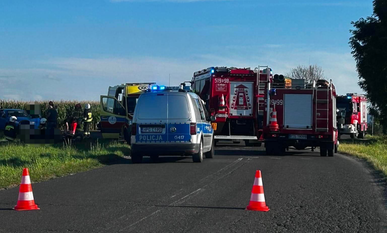 Wypadek drogowy z udziałem samochodu osobowego oraz motocykla