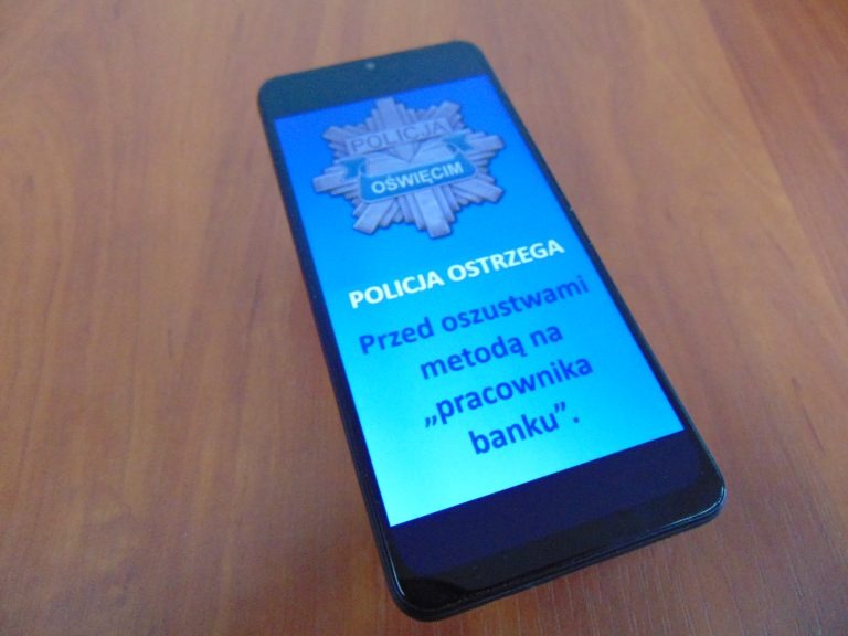 Senior oszukany metodą „na pracownika banku”. Stracił 13 000 złotych