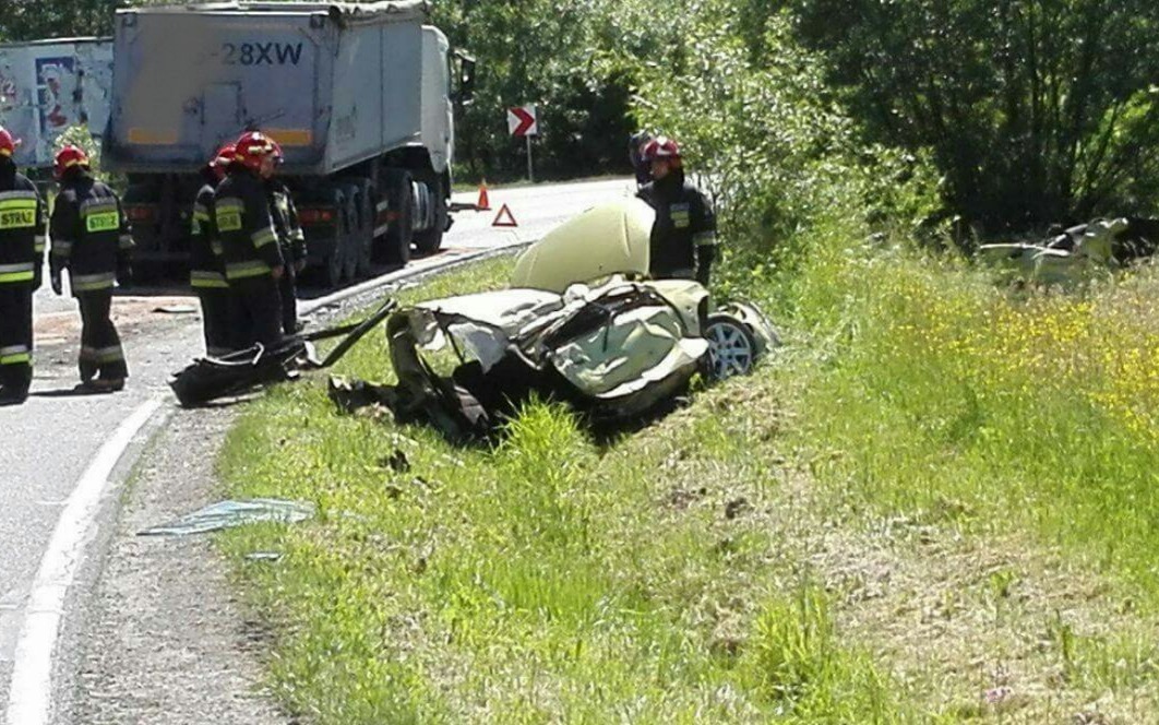 Poważny wypadek na DW933 w Brzeszczach ! ZDJĘCIA !