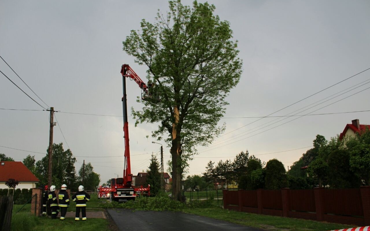 Burze w powiecie, strażacy interweniowali czterokrotnie. ZDJĘCIA !