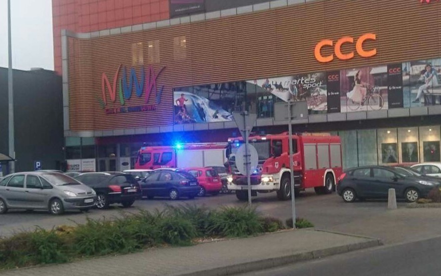 Przypalony popcorn sprawcą zadymienia w Galerii Niwa. ZDJĘCIA !