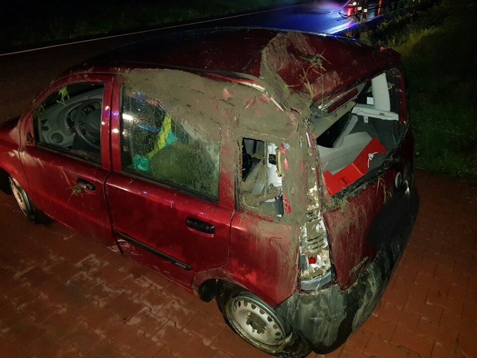 Kolejne dachowanie w powiecie oświęcimskim. ZDJĘCIA !