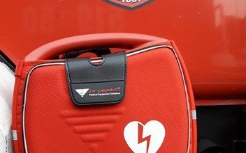 Defibrylator AED na wyposażeniu OSP Brzeszcze. ZDJĘCIA !