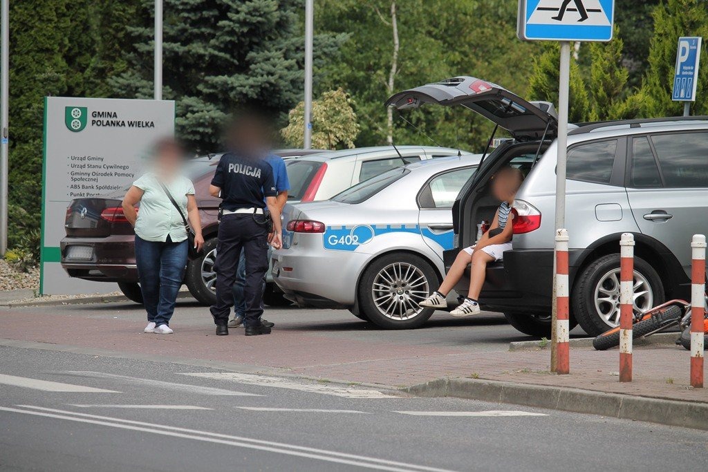 Chłopczyk wtargnął wprost przed autobus. Szybka reakcja kierowcy zapobiegła tragedii. ZDJĘCIA !