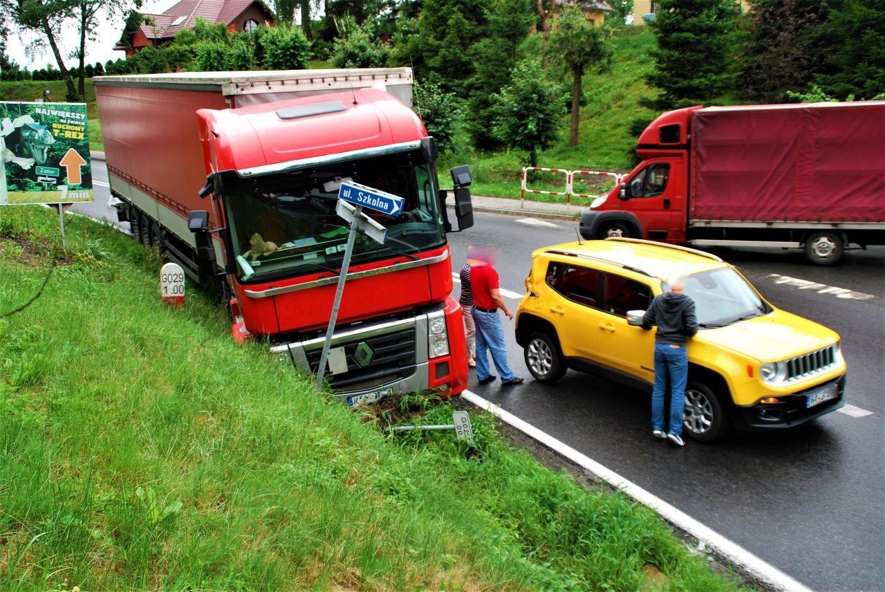 Niebezpiecznie na DK44. ZDJĘCIA !