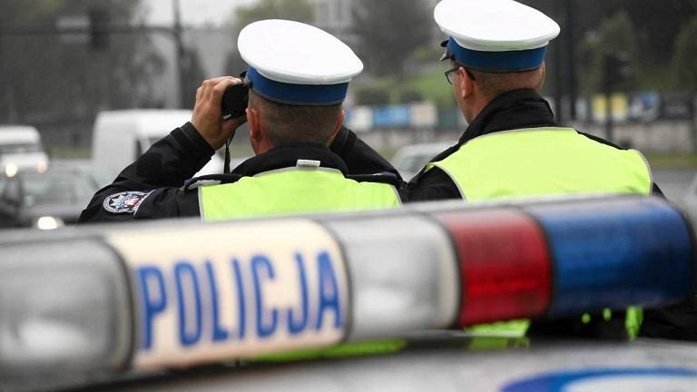 Nieodpowiedzialna matka ! Pozwoliła jechać swoim dzieciom z pijanym znajomym mającym 2,5 promile !