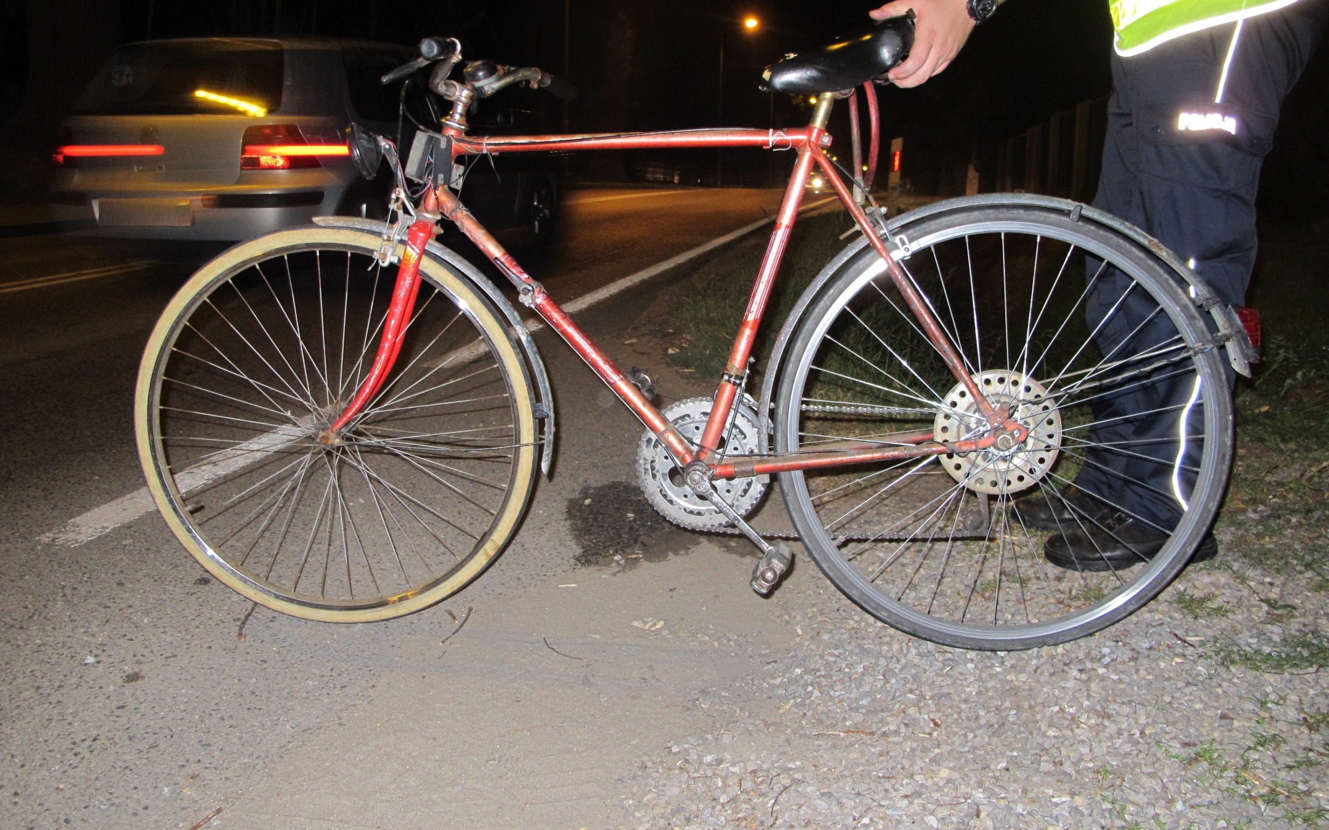 Potrącenie rowerzysty w Brzeszczach. ZDJĘCIA !