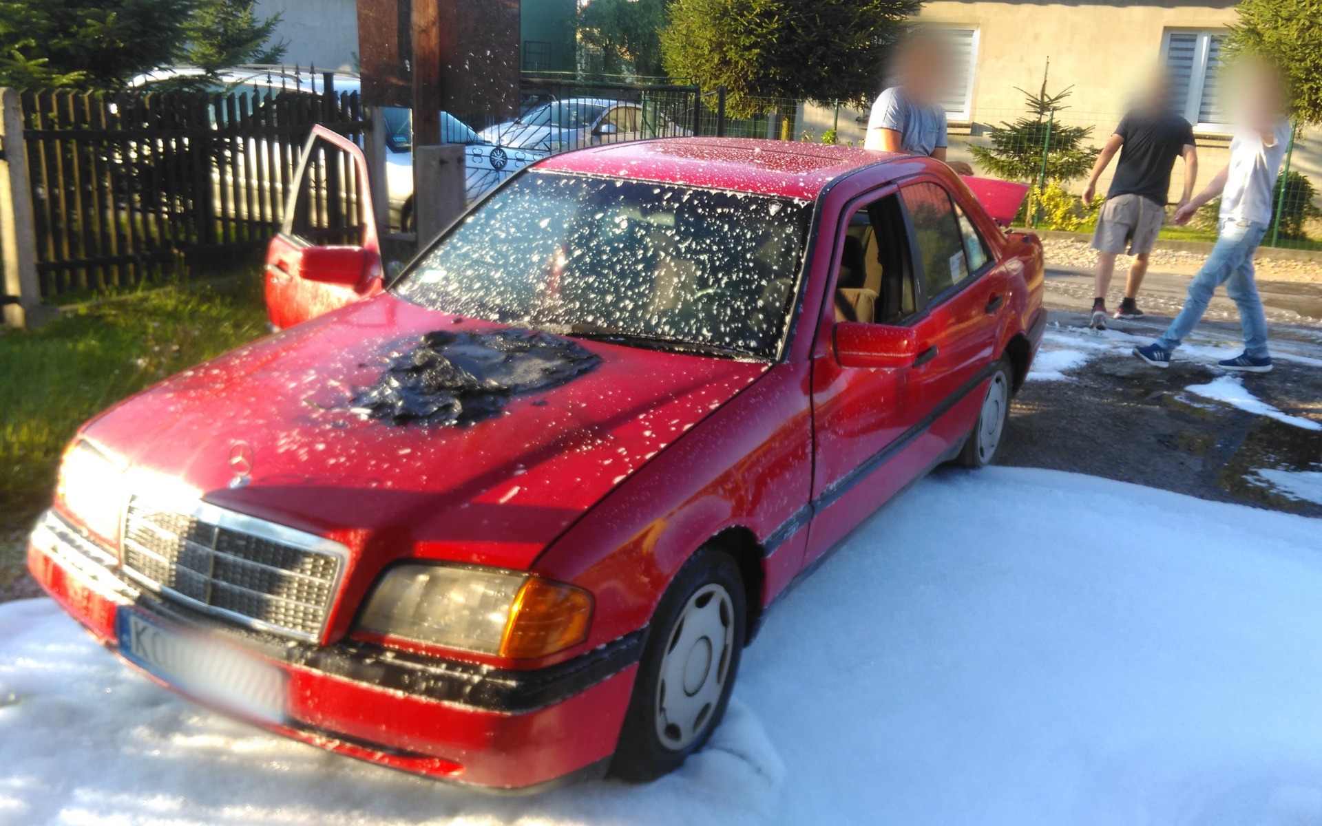 Pożary samochodów i wzorowa postawa strażaka OSP Oświęcim. ZDJĘCIA !