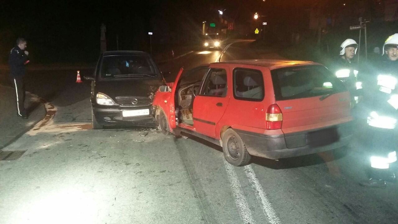 Zderzenie dwóch pojazdów w Zatorze. DK44 i DK28 były zablokowane. ZDJĘCIA !