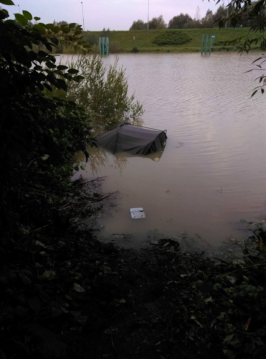 Strażacy interweniowali w Podolszu w związku ze zgłoszeniem zaginięcia wędkarza. ZDJĘCIA !