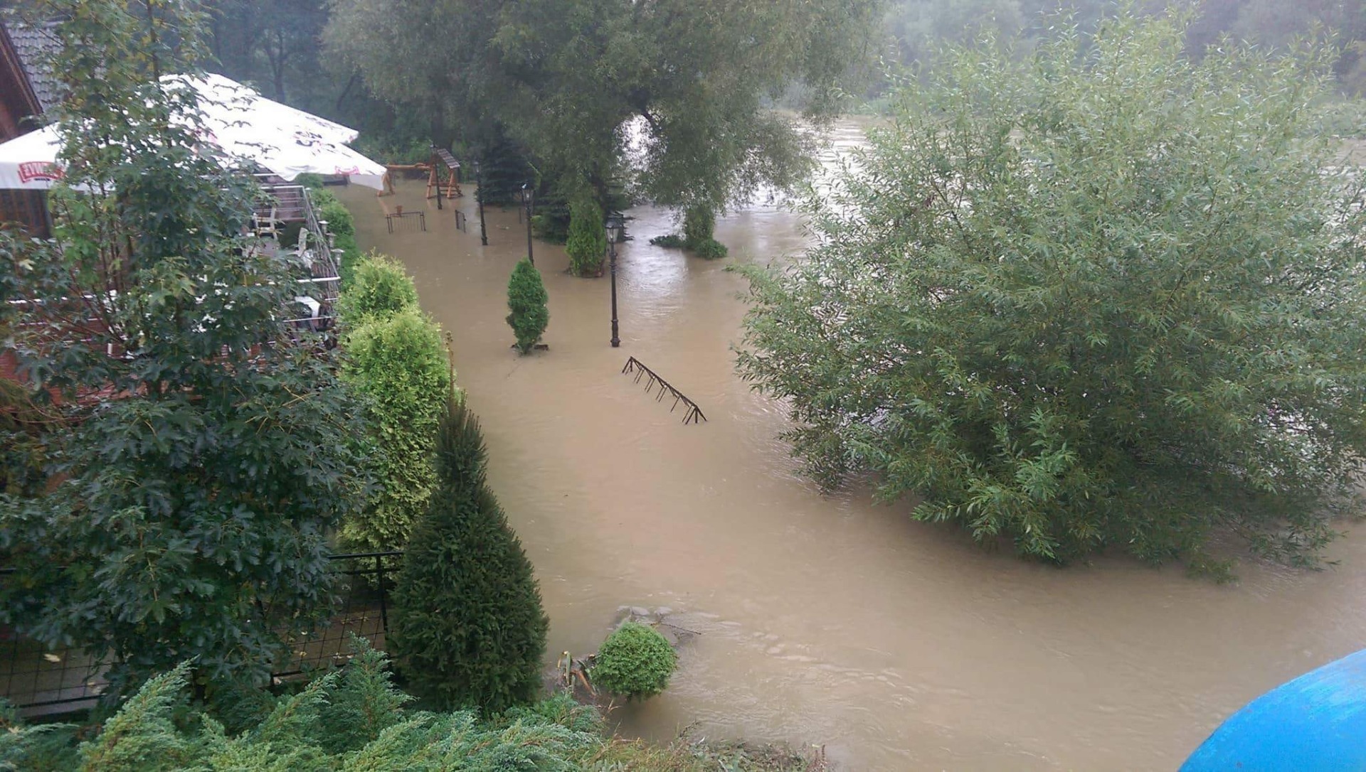 RAPORT DNIA: W akcji kilkanaście zastępów straży pożarnej. FOTORELACJA !