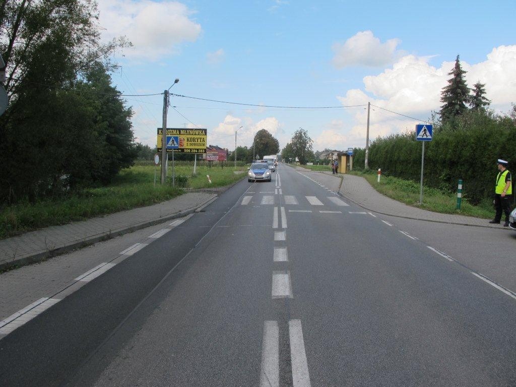 AKTUALIZACJA: Poszukiwany ciemny Mercedes model E300 kombi tzw. „okularnik”, który potrącił pieszego w Grojcu !