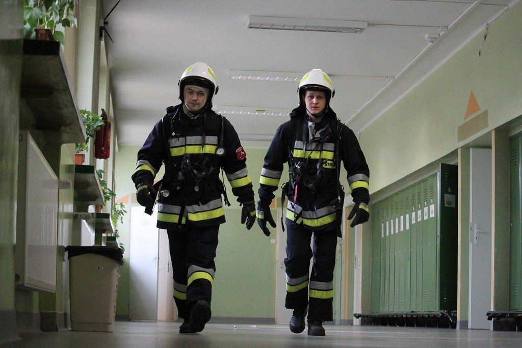 Skuteczna próbna ewakuacja szkół w gminie Brzeszcze. ZDJĘCIA !