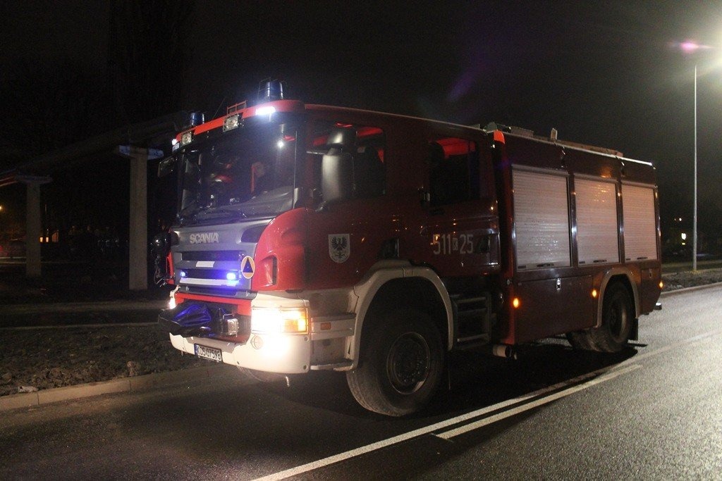 Ciało odnalezione w kontenerze socjalnym, grupowa ustawka oraz pożary od fajerwerków. Podsumowanie sylwestrowej nocy. FOTO!