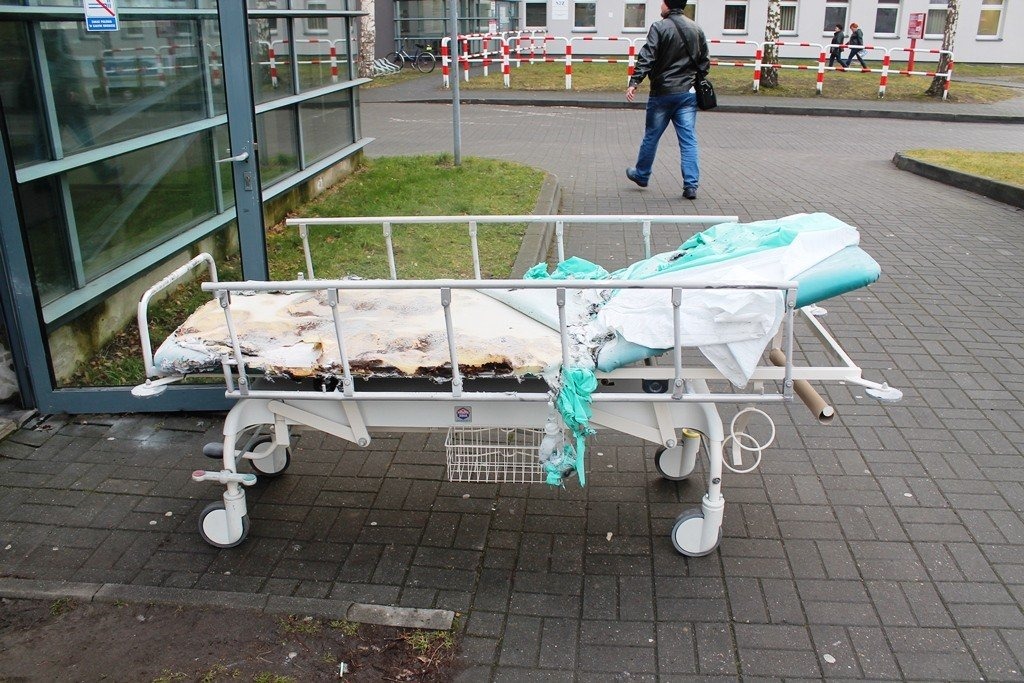 Pożar w Szpitalu Powiatowym! Ogień podłożył mężczyzna, który trafił na SOR po pożarze przy ul. Bałandy ?! FOTO!