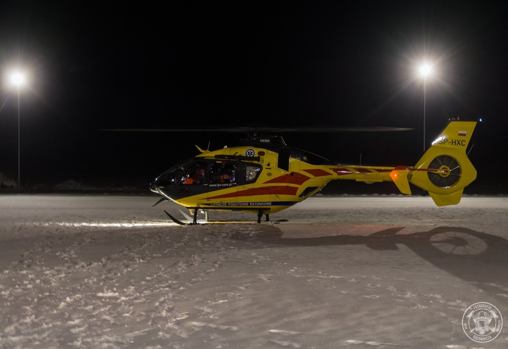 Dziecko zabrane śmigłowcem LPR Ratownik 6, do Szpitala w Prokocimiu. FILM, FOTO!