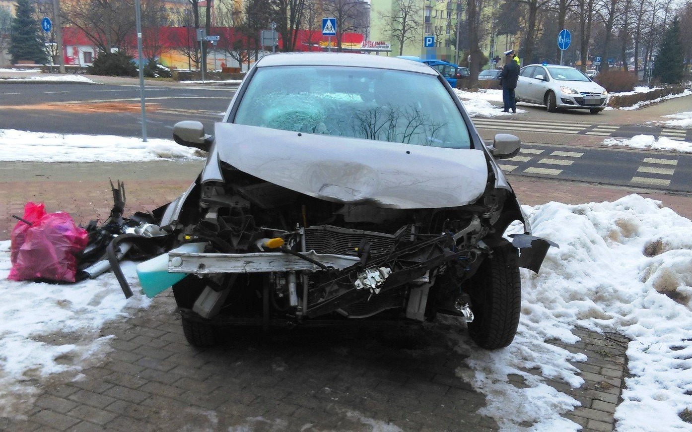 Kolejna kolizja na niebezpiecznym skrzyżowaniu. FOTO!