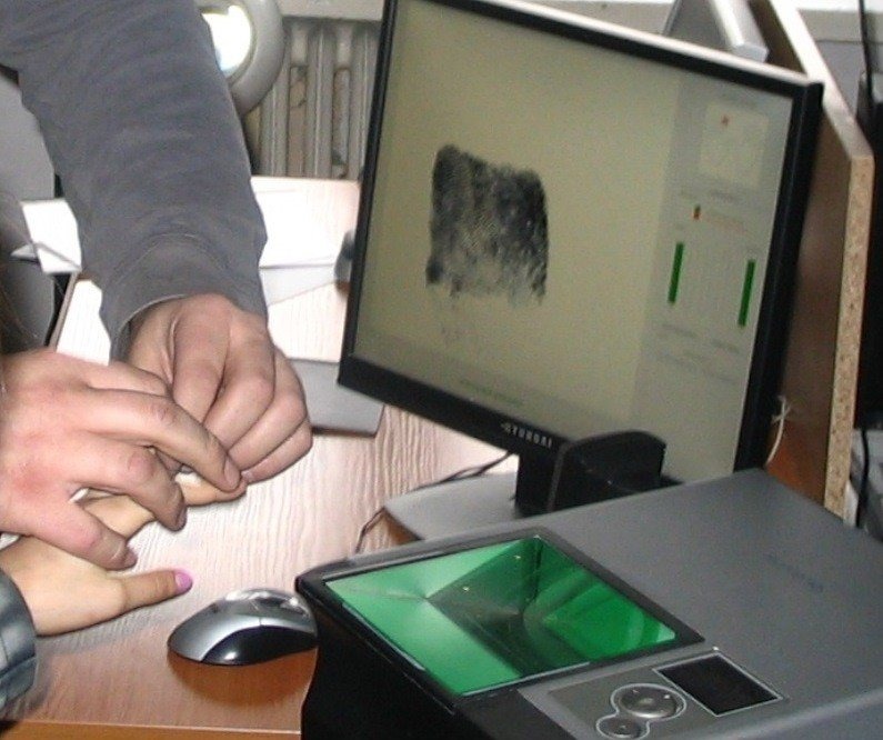 Złapano złodzieja, podejrzanego o dwukrotnie włamanie się do restauracji w Oświęcimiu.