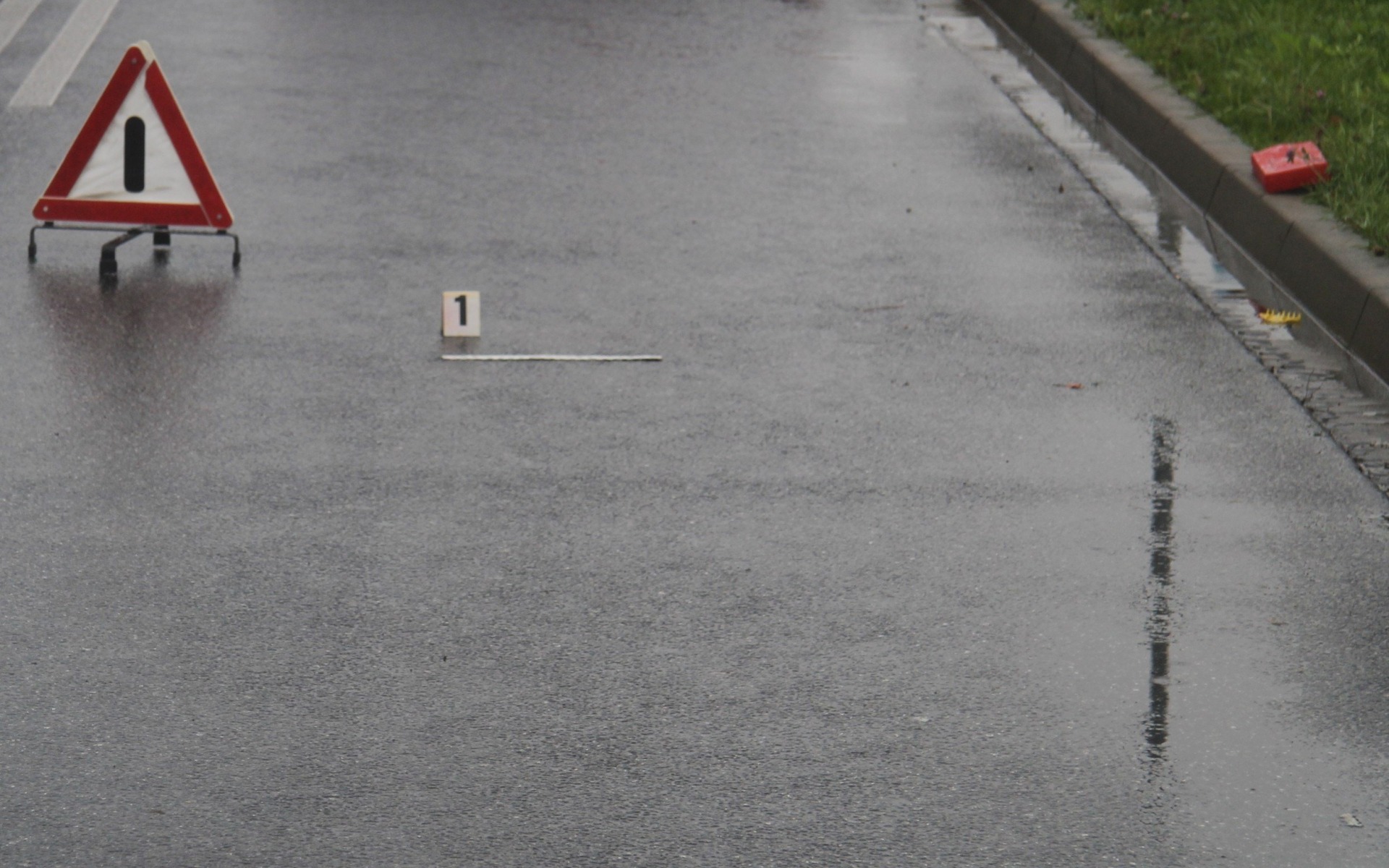 Kolizja drogowa w Oświęcimiu. Ranna piesza ukarana mandatem.