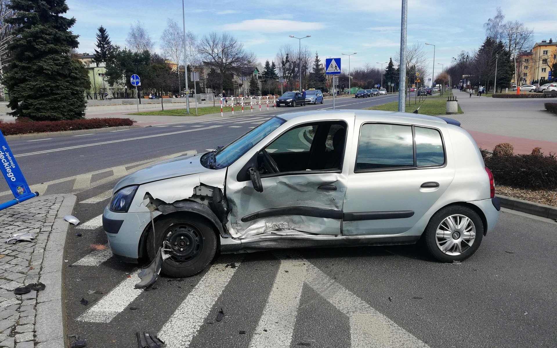 Wymuszenie pierwszeństwa na niebezpiecznym skrzyżowaniu. ZDJĘCIA, FILM!