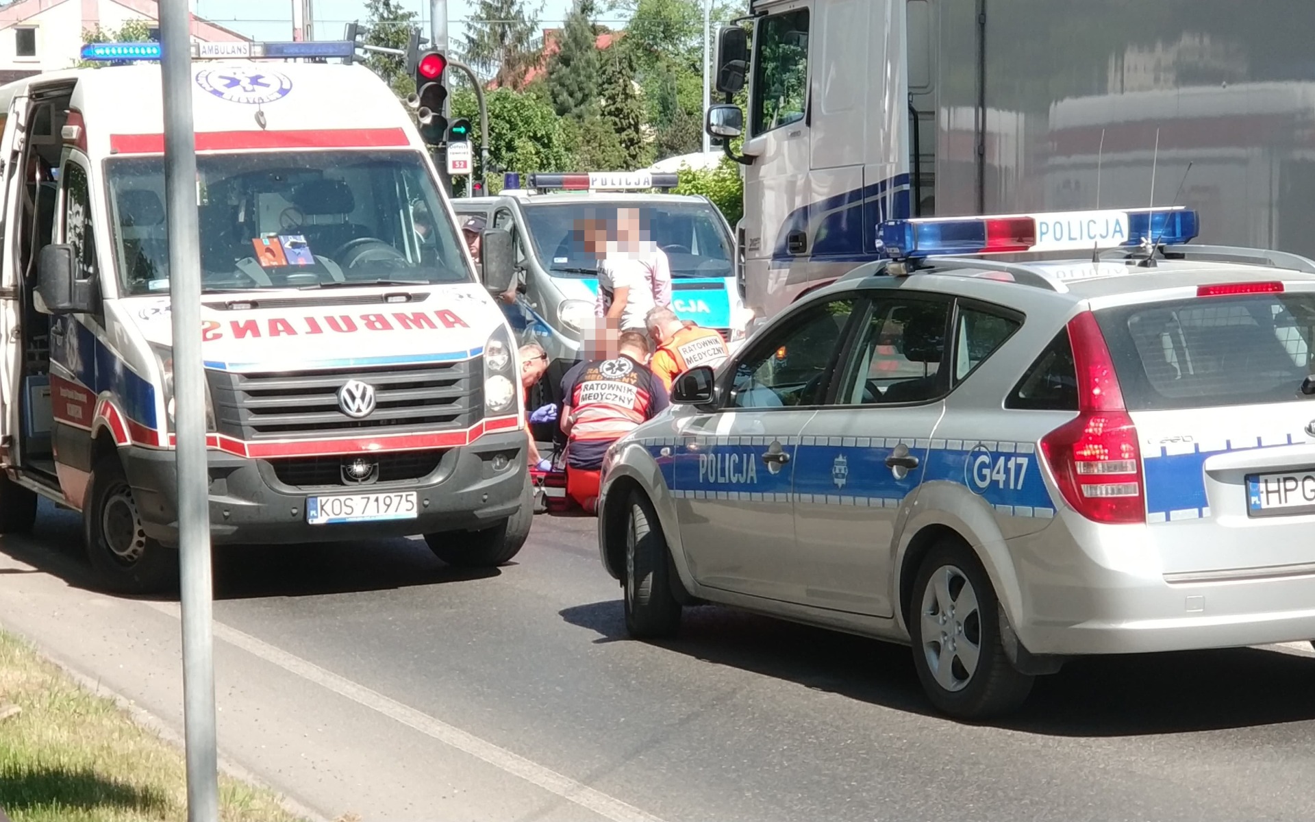 UWAGA ! Potrącenie rowerzystki w Ketach. Trwa akcja ratownicza. ZDJĘCIA!