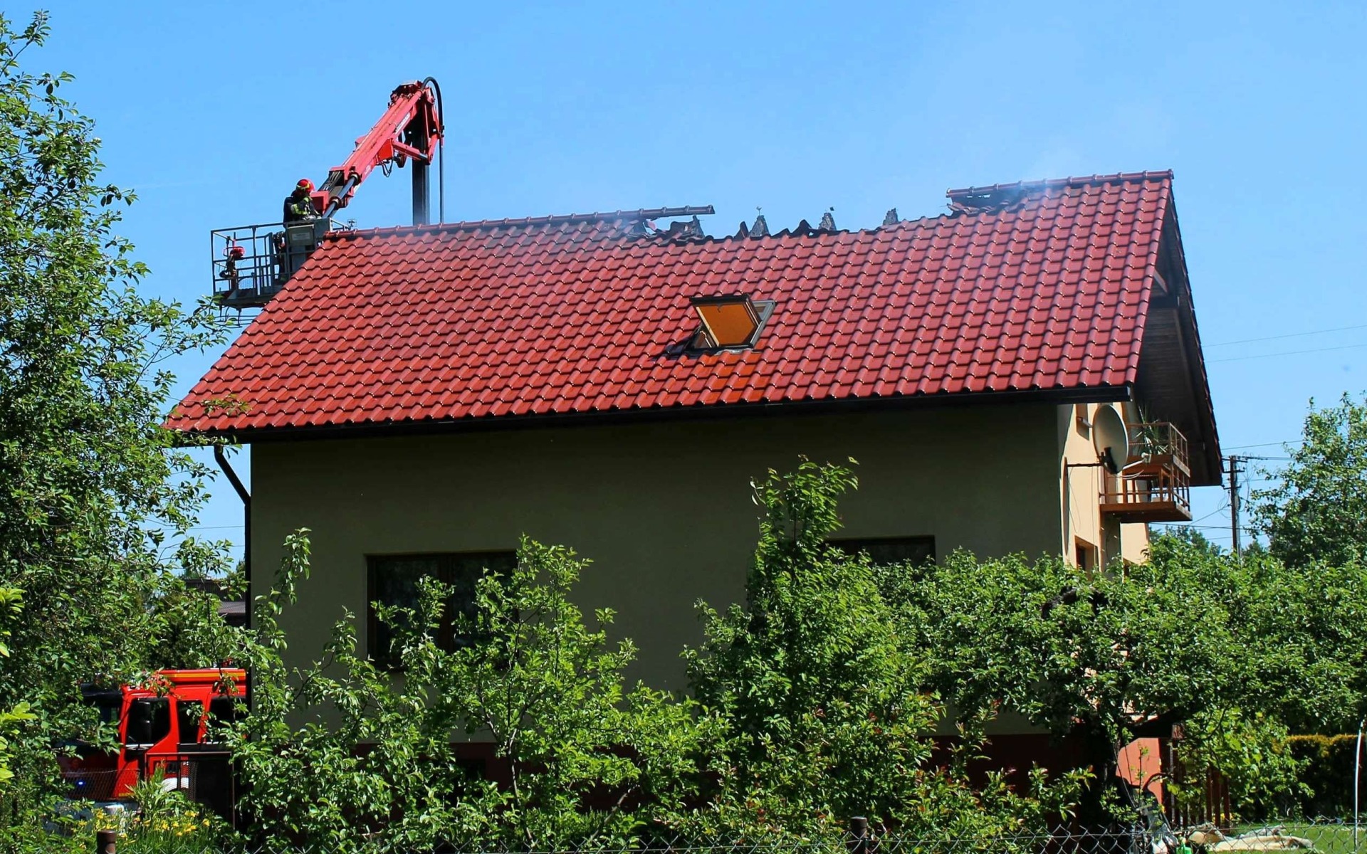 Pożar poddasza w Pławach. ZDJĘCIA!