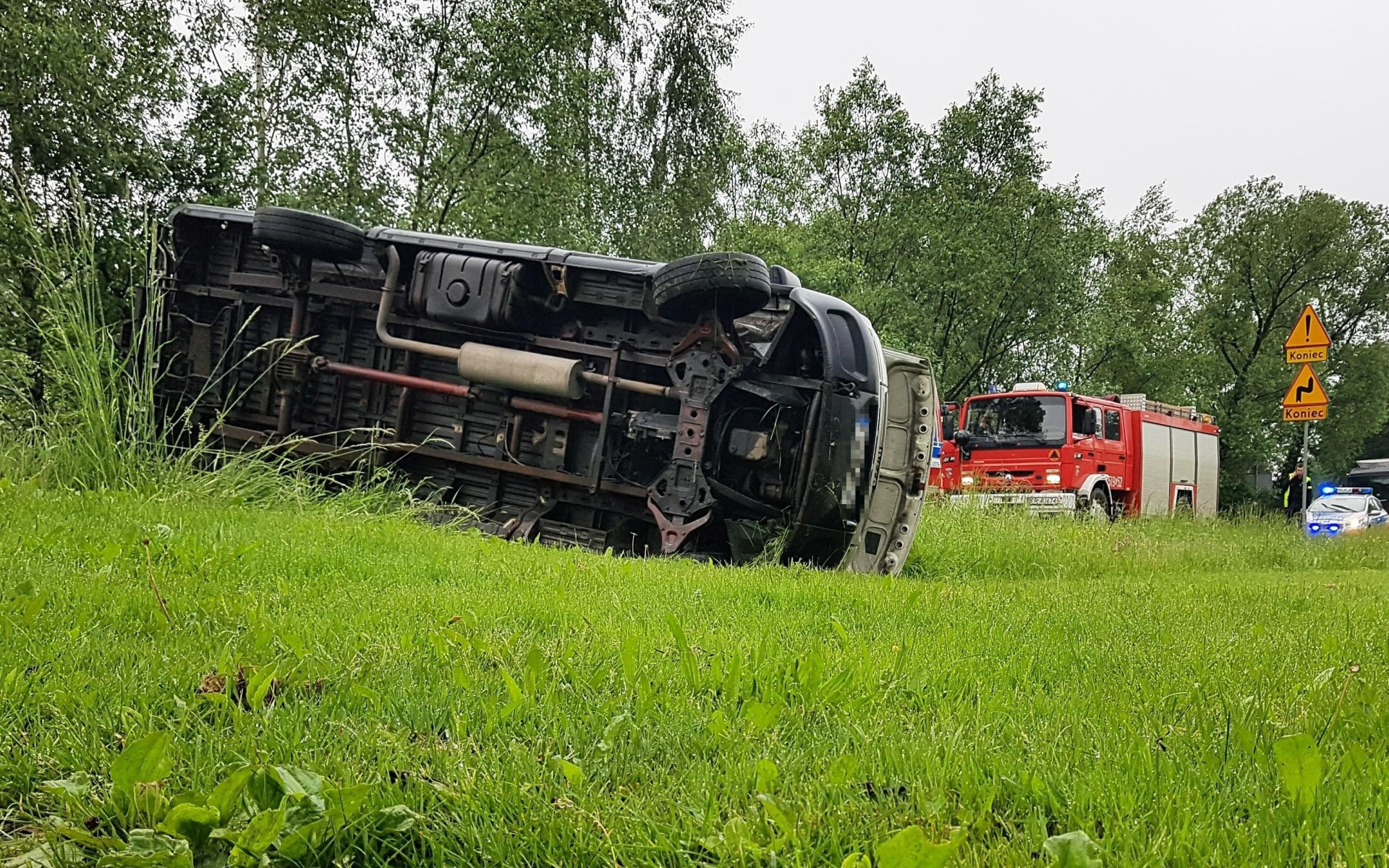 Niebezpieczne zdarzenie z udziałem pracowniczego busa. ZDJĘCIA!