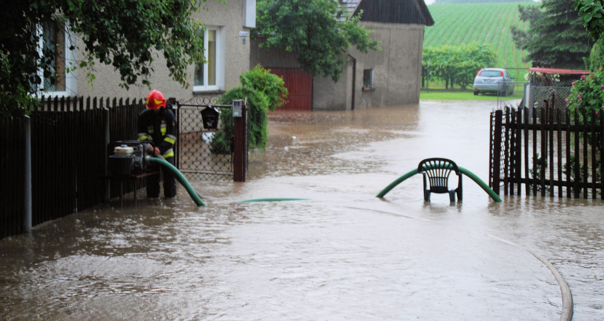 Działania związane z usuwaniem skutków intensywnych opadów deszczu. ZDJĘCIA, FILM!