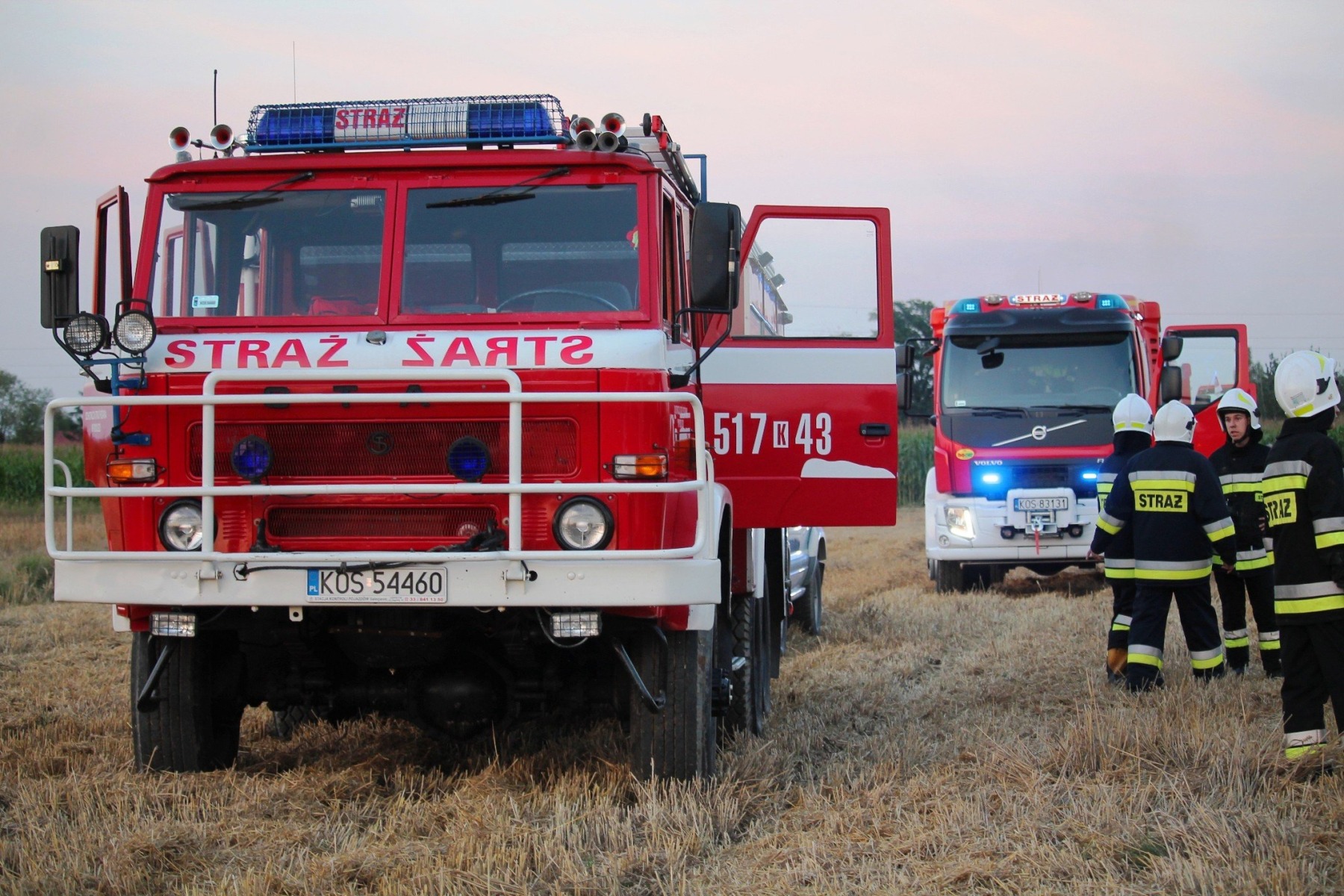 Pożar kombajnu rolniczego w Podolszu. FILM, ZDJĘCIA!