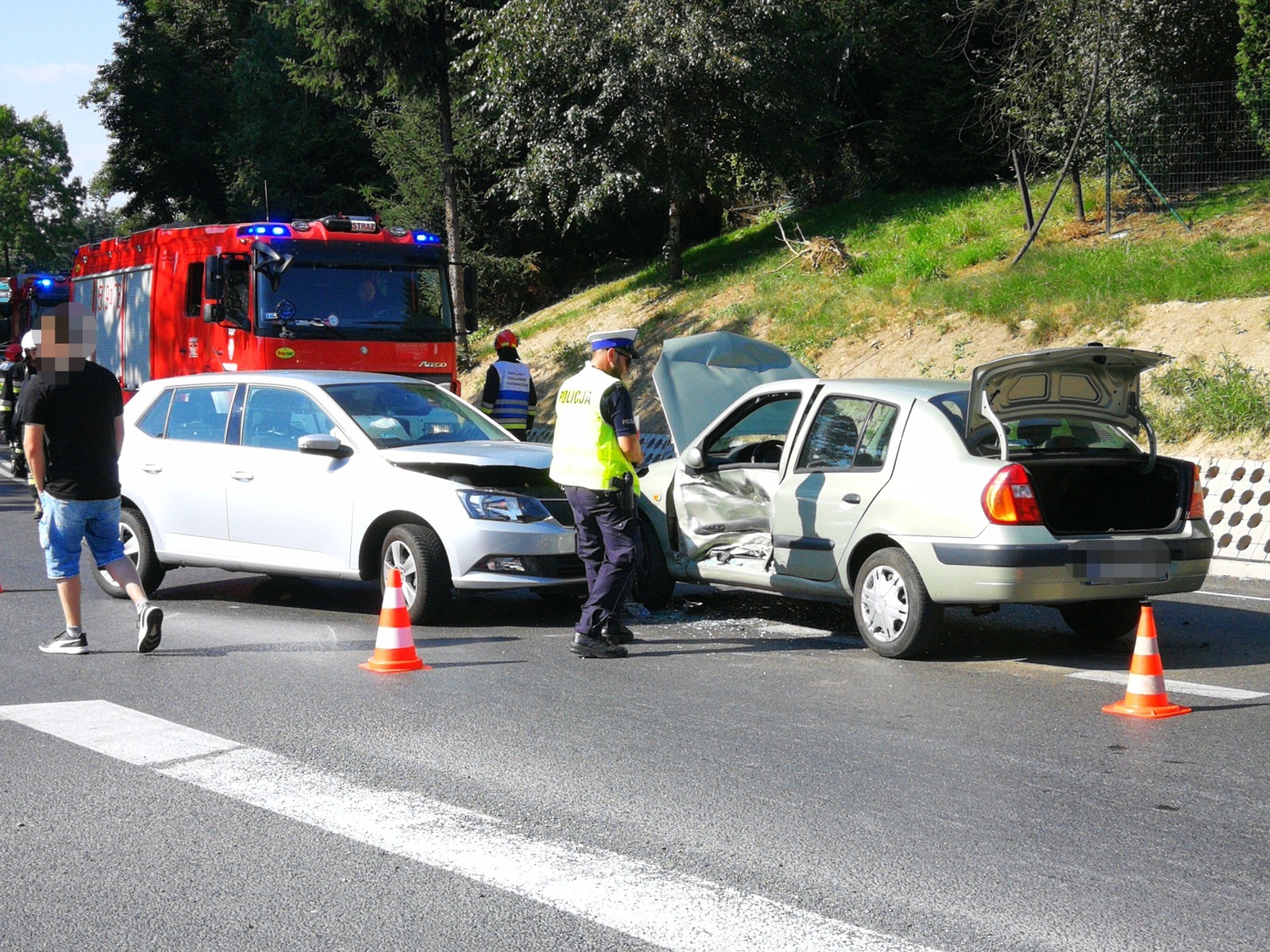Wypadek na DK44. Poważne utrudnienia w Przeciszowie. ZDJĘCIA!