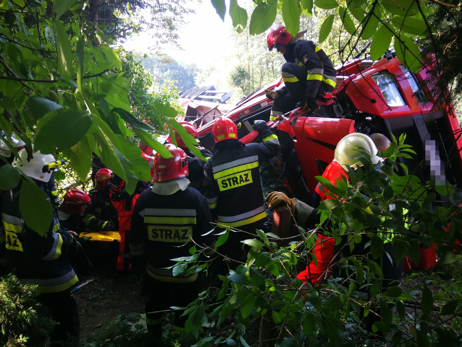 Poważny wypadek na DK28. Kierowca był nieprzytomny. ZDJĘCIA!