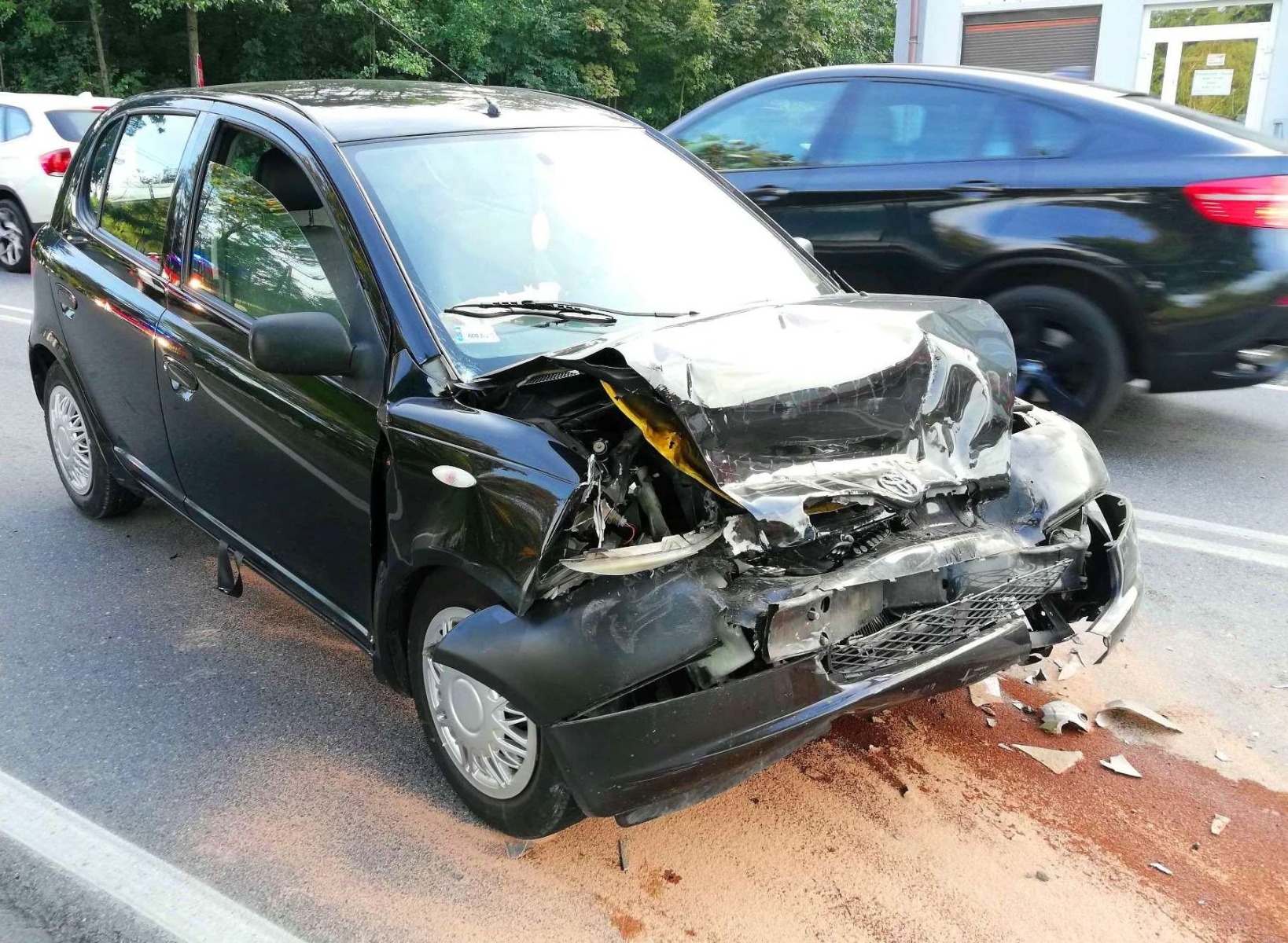 Zderzenie trzech samochodów w Grojcu, jedno ze zgłoszeń wpłynęło na SK KP PSP z systemu eCall. ZDJĘCIA!