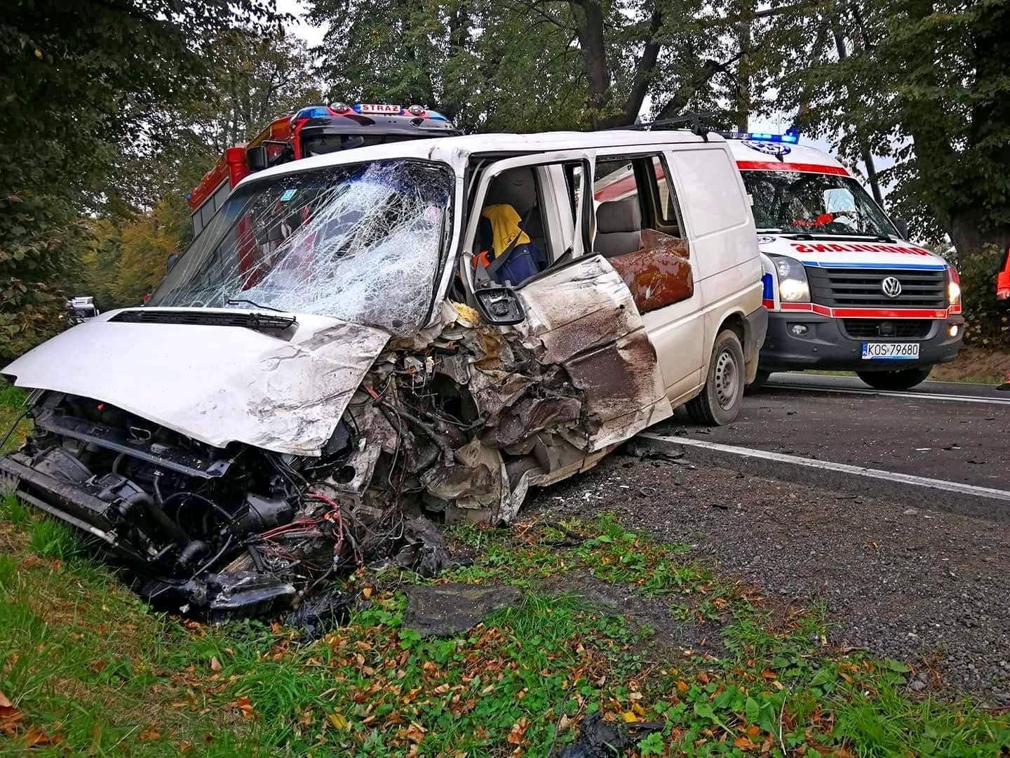 Wypadek pracowniczych busów. Kolejny raz na DK44. ZDJĘCIA!
