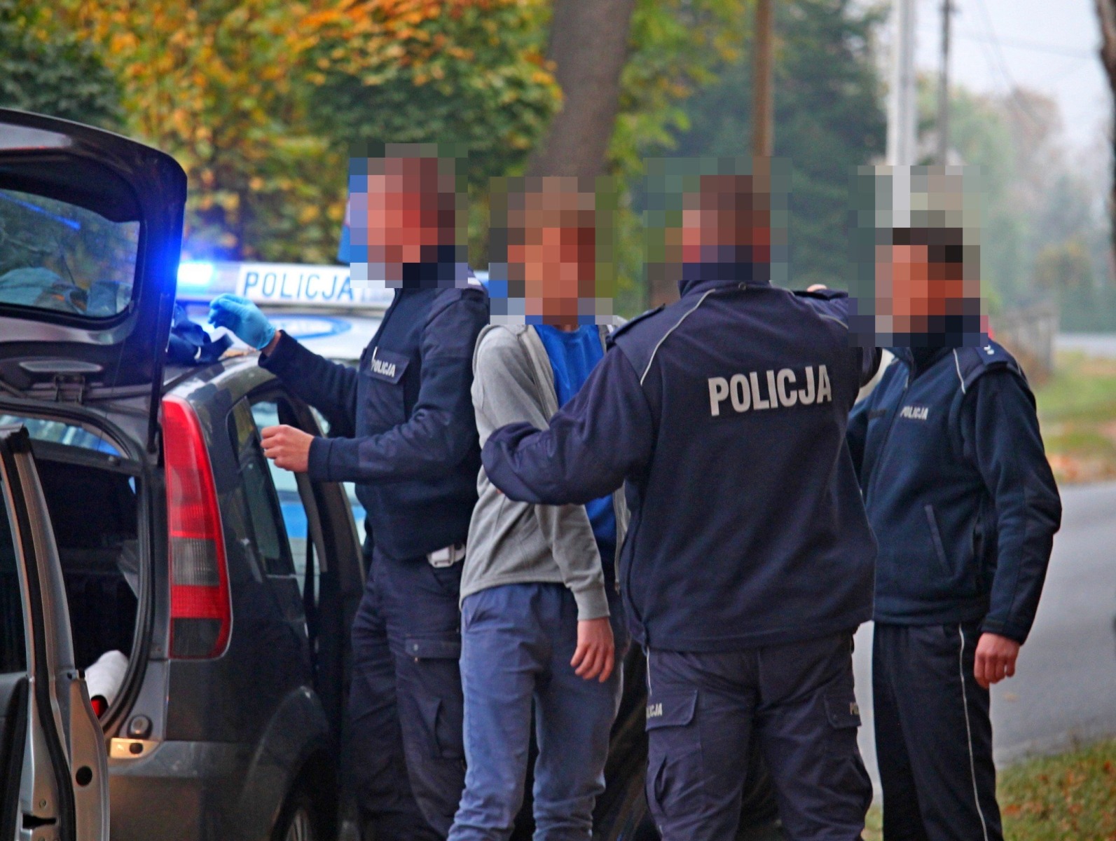 Zatrzymania podejrzanych chuliganów w Porębie Wielkiej i Oświęcimiu. ZDJĘCIA!