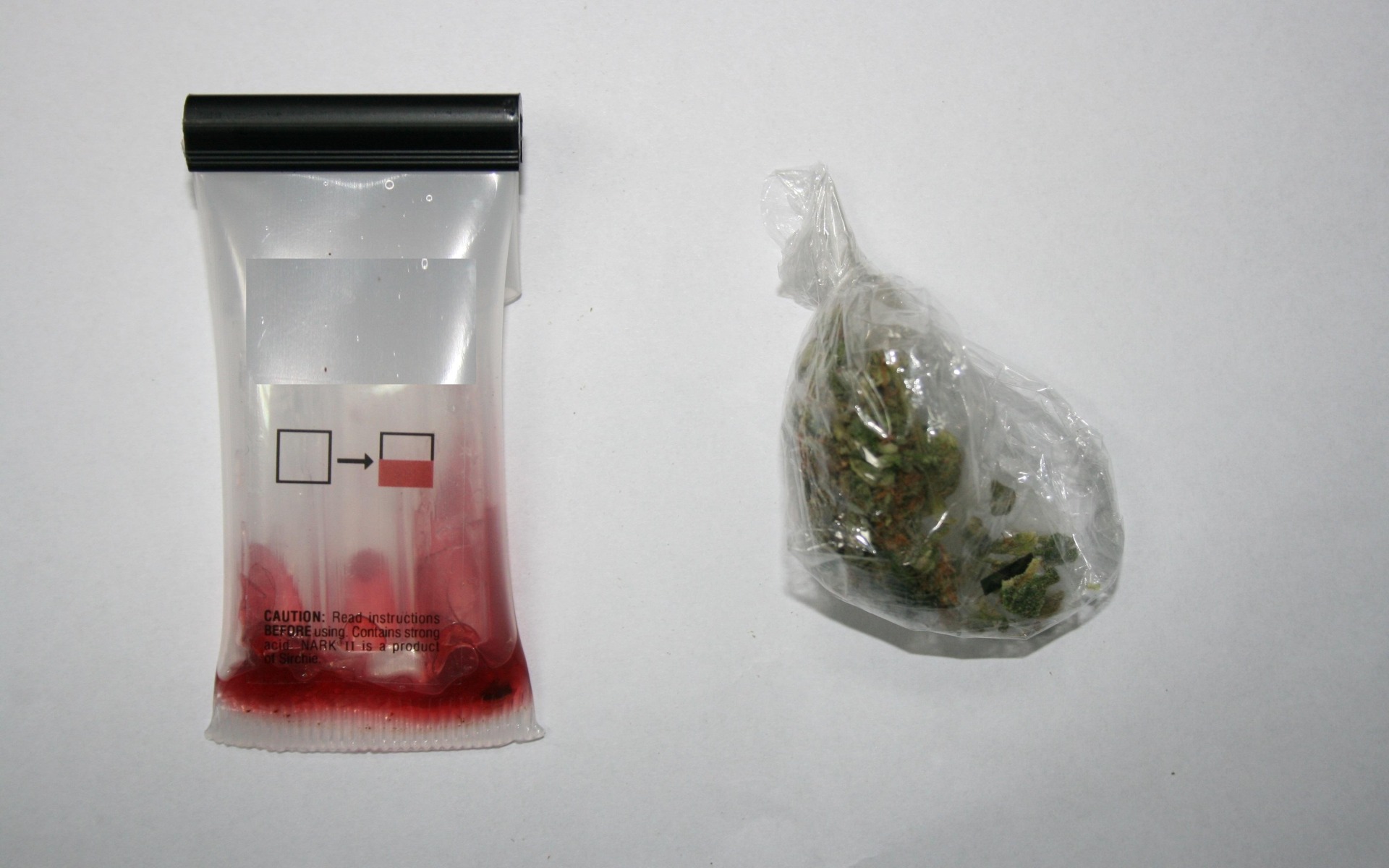 Kierowca dostawczaka posiadał narkotyki i kierował pod ich wpływem