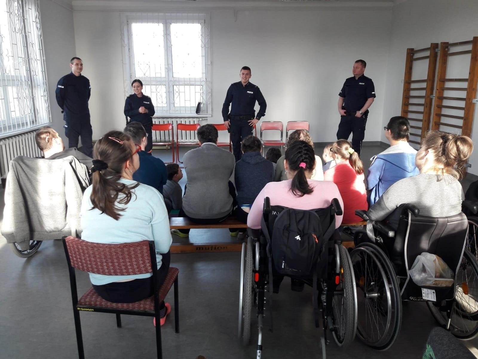 „Bezpieczne Ferie 2019”. Spotkanie z dziećmi i młodzieżą ze Stowarzyszenia „Promyk”