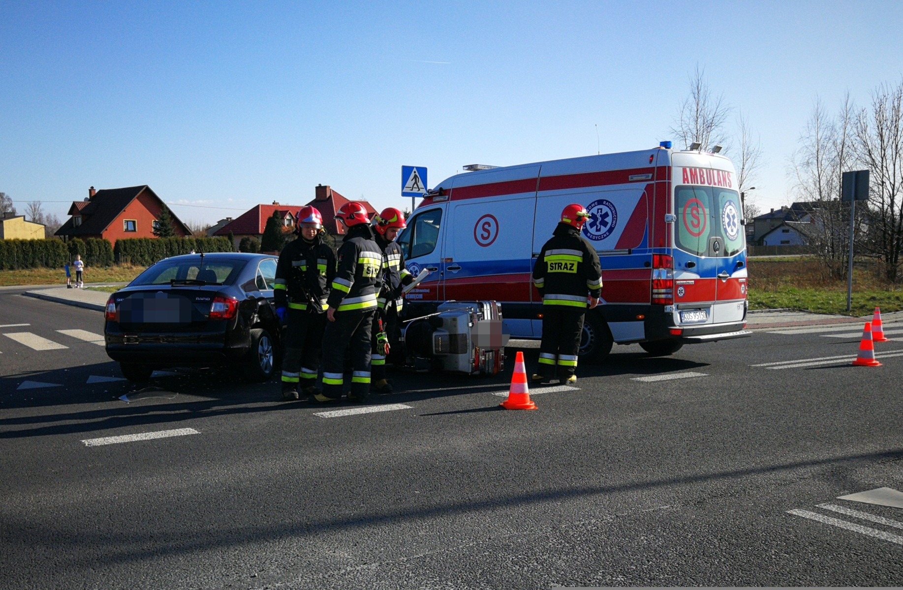 Zderzenie samochodu osobowego oraz motocykla w Oświęcimiu – ZDJĘCIA !