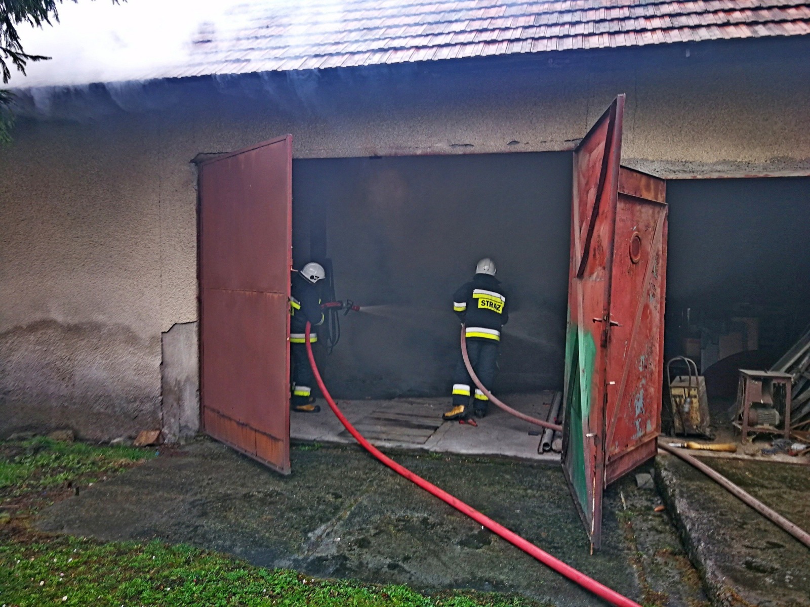 Pożar budynku gospodarczego we Włosienicy – ZDJĘCIA!