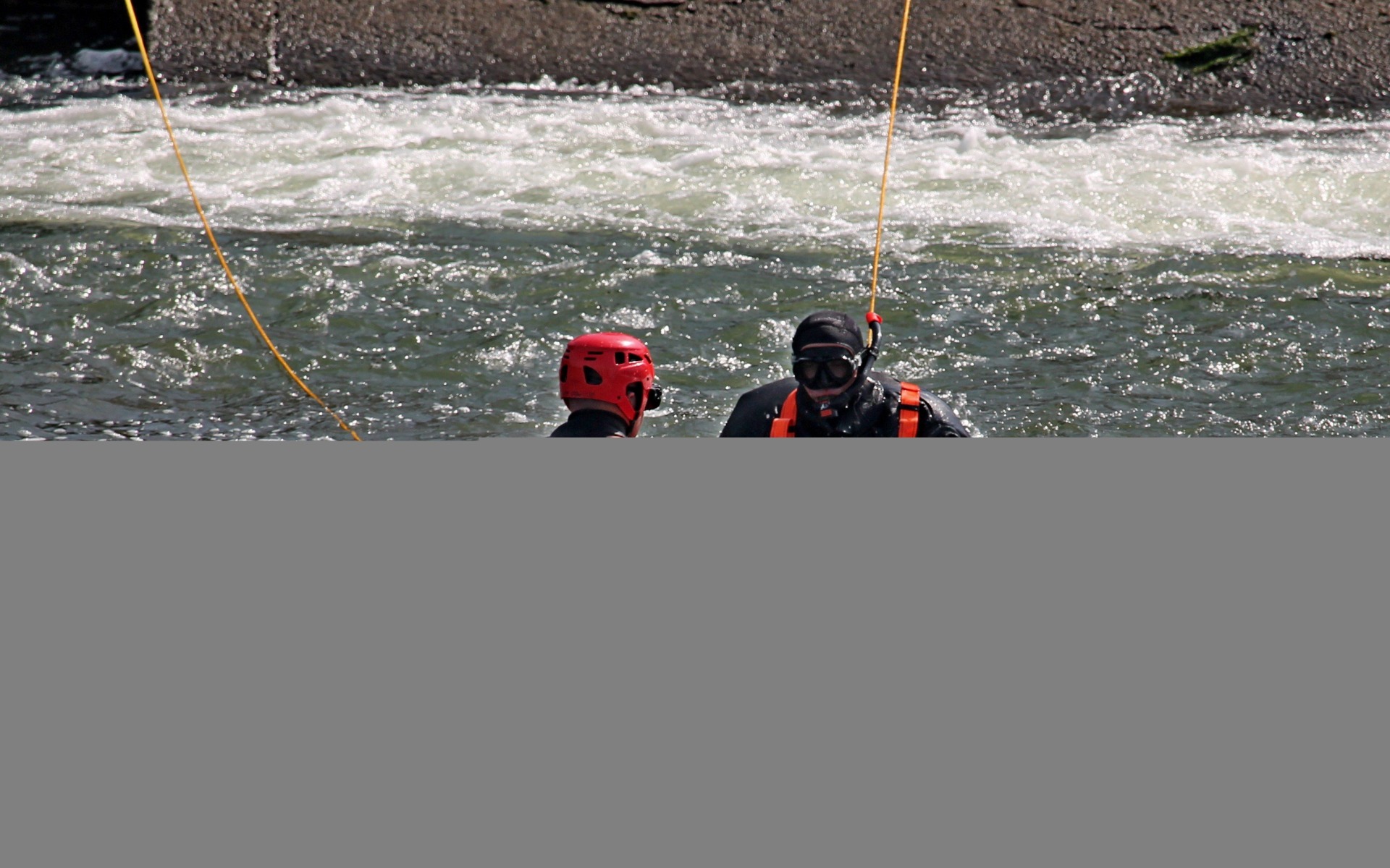 Kolejny dzień poszukiwań w Oświęcimiu. W akcji nurkowie oraz specjalistyczny dron – FILM, ZDJĘCIA!